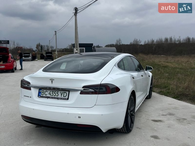 Ліфтбек Tesla Model S 2016 в Львові фото 7 Ліфтбек Tesla Model S 2016 в Львові