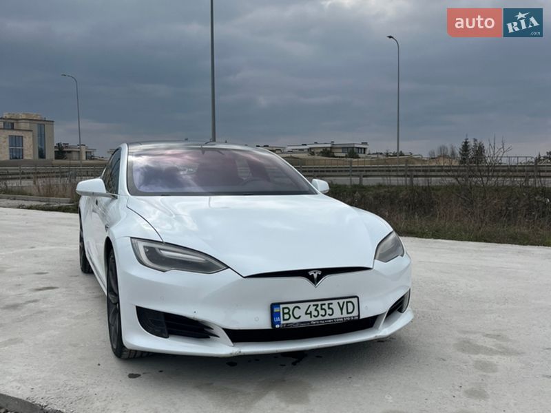 Ліфтбек Tesla Model S 2016 в Львові фото 17 Ліфтбек Tesla Model S 2016 в Львові