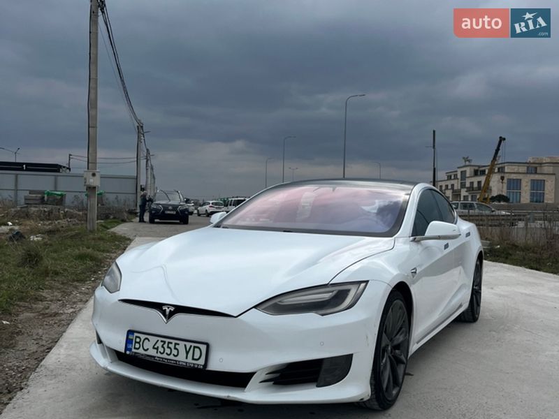 Ліфтбек Tesla Model S 2016 в Львові фото 21 Ліфтбек Tesla Model S 2016 в Львові