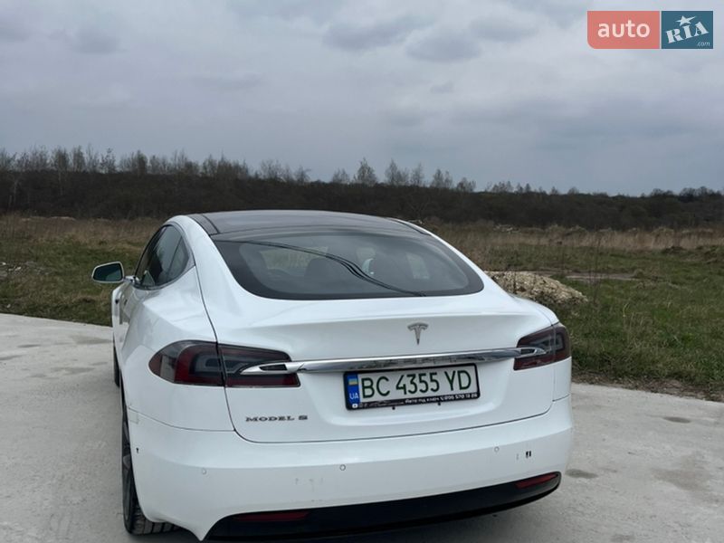 Ліфтбек Tesla Model S 2016 в Львові фото 30 Ліфтбек Tesla Model S 2016 в Львові