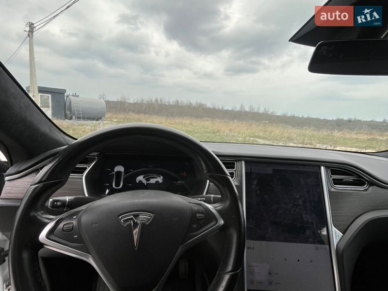 Ліфтбек Tesla Model S 2016 в Львові фото 34 Ліфтбек Tesla Model S 2016 в Львові