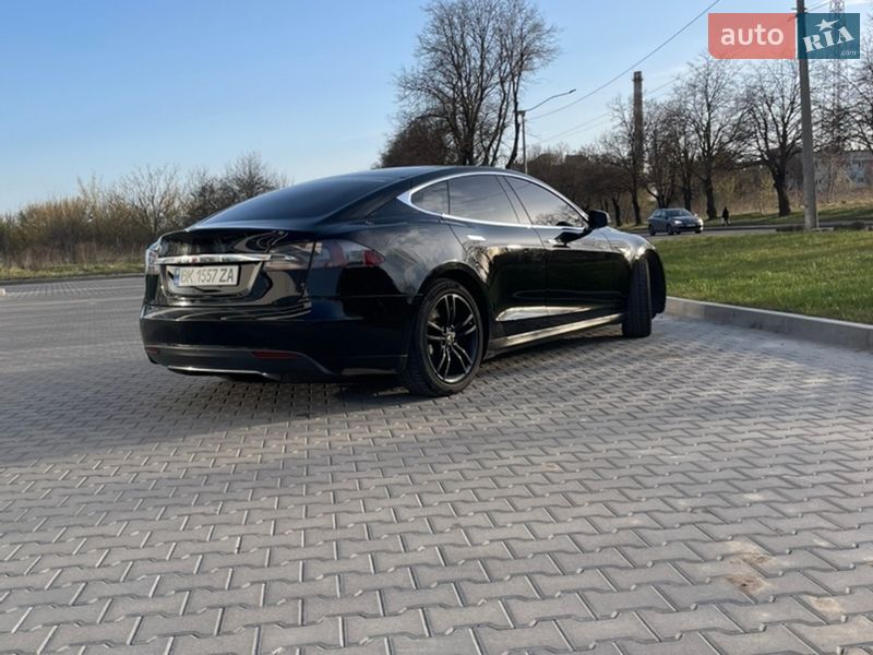 Лифтбек Tesla Model S 2014 в Ровно фото 11 Лифтбек Tesla Model S 2014 в Ровно
