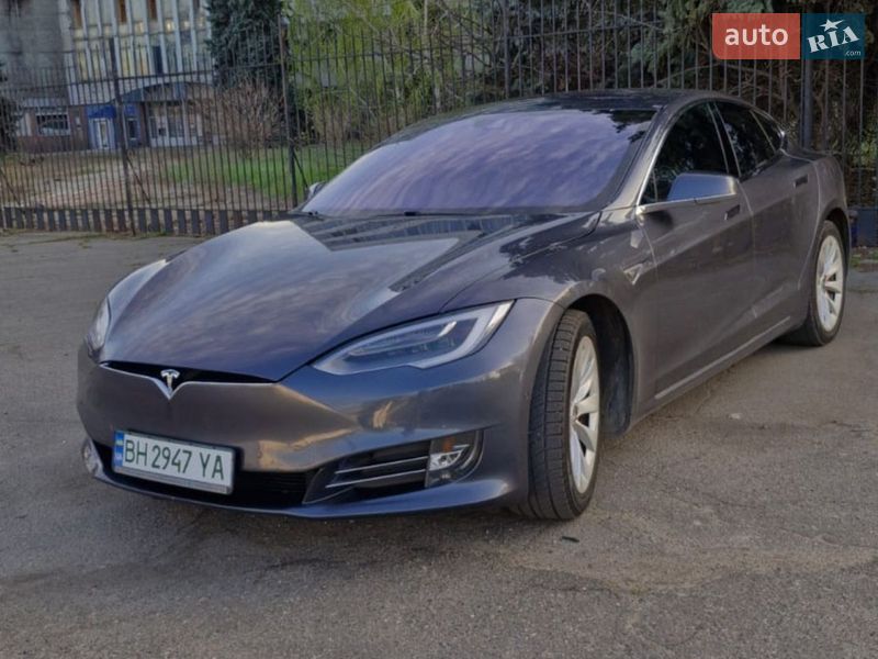 Ліфтбек Tesla Model S 2016 в Миколаєві