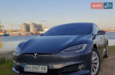 Ліфтбек Tesla Model S 2016 в Миколаєві