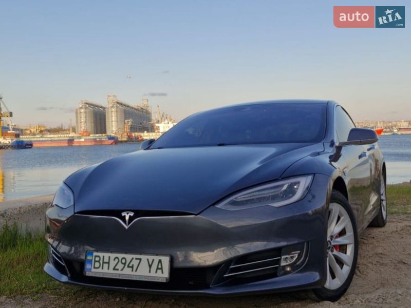 Ліфтбек Tesla Model S 2016 в Миколаєві