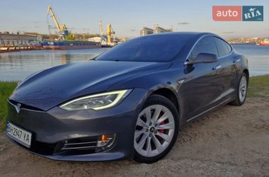 Ліфтбек Tesla Model S 2016 в Миколаєві