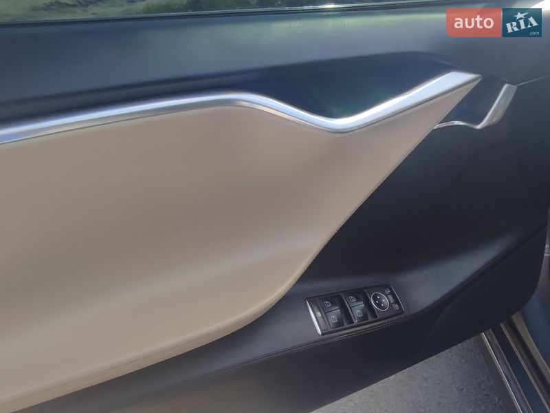 Ліфтбек Tesla Model S 2014 в Житомирі