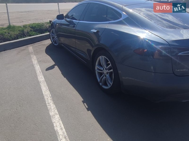 Ліфтбек Tesla Model S 2014 в Житомирі