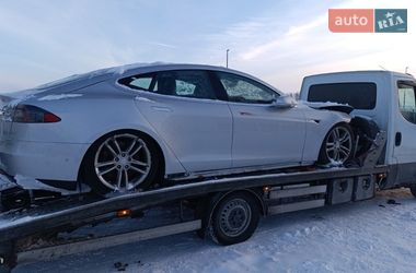 Лифтбек Tesla Model S 2014 в Виннице