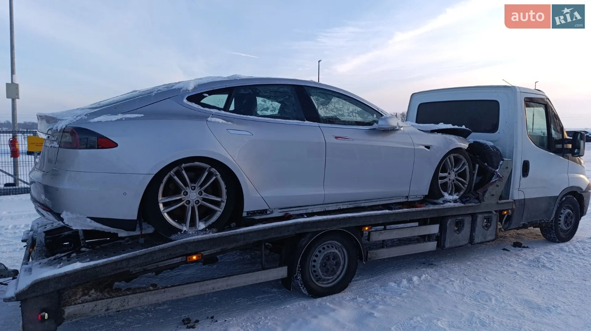 2014 Tesla Model S - фото 1
