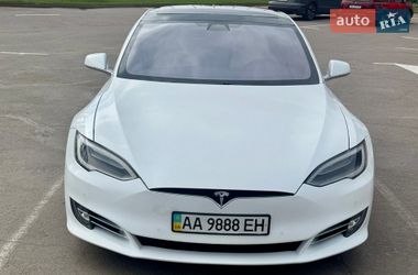 Лифтбек Tesla Model S 2017 в Киеве