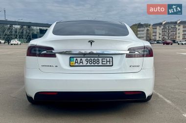 Лифтбек Tesla Model S 2017 в Киеве