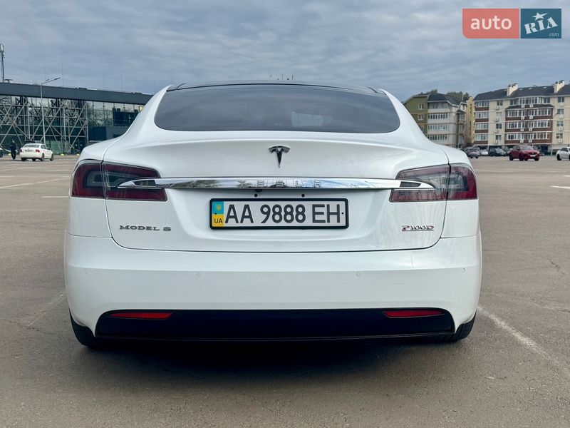 Лифтбек Tesla Model S 2017 в Киеве