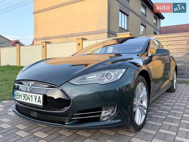 Ліфтбек Tesla Model S 2014 в Одесі