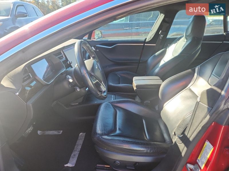 Ліфтбек Tesla Model S 2016 в Києві