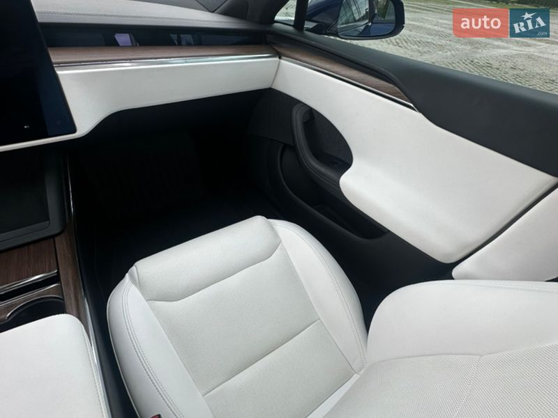 Лифтбек Tesla Model S 2022 в Харькове