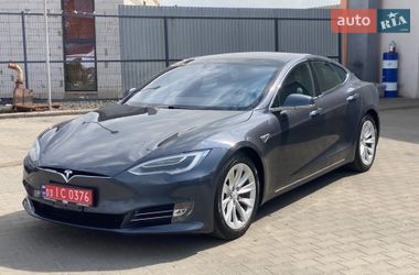 Ліфтбек Tesla Model S 2016 в Луцьку