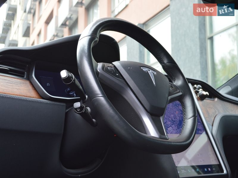 Лифтбек Tesla Model S 2020 в Киеве