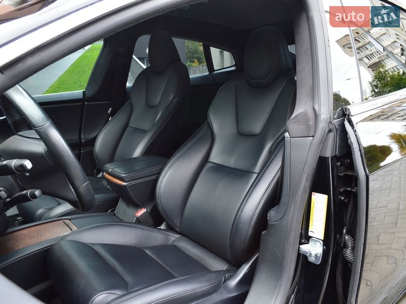 Лифтбек Tesla Model S 2020 в Киеве