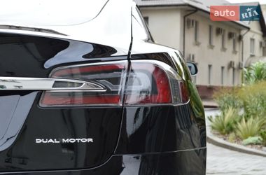 Лифтбек Tesla Model S 2020 в Киеве