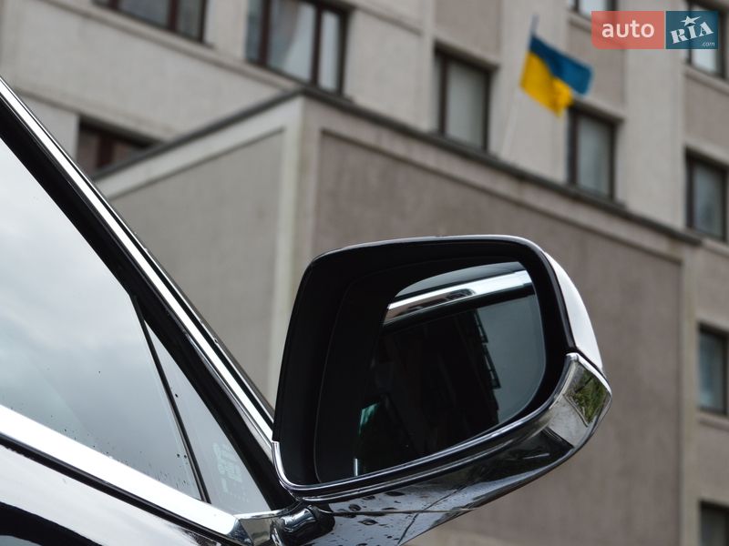 Лифтбек Tesla Model S 2020 в Киеве