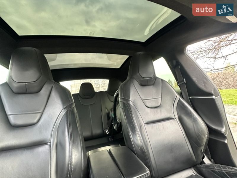 Лифтбек Tesla Model S 2015 в Черкассах