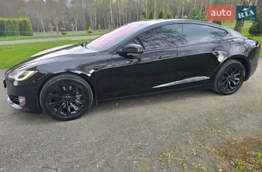 Лифтбек Tesla Model S 2017 в Хмельницком
