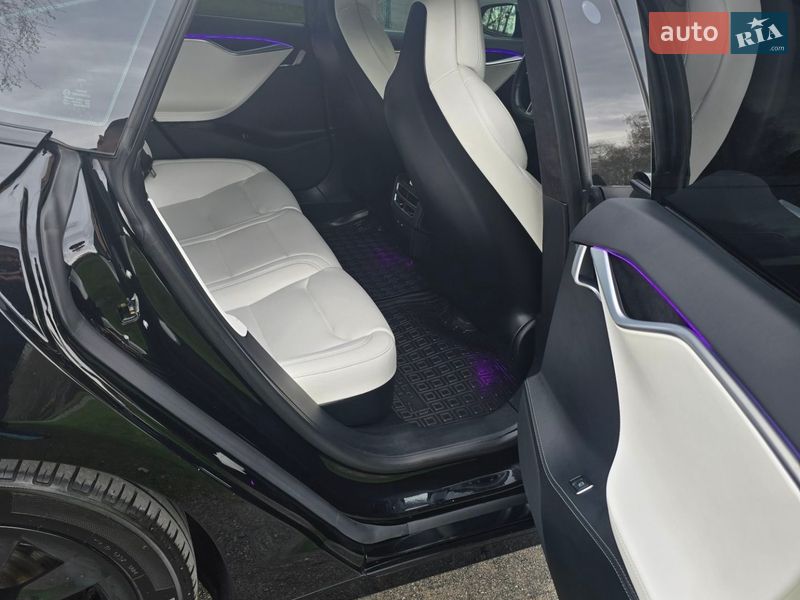 Ліфтбек Tesla Model S 2017 в Хмельницькому