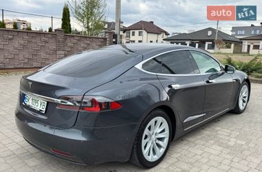 Лифтбек Tesla Model S 2018 в Ровно