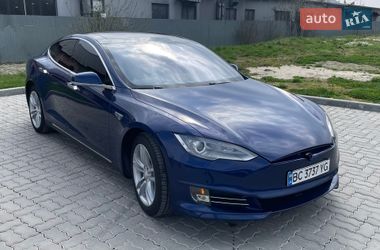 Ліфтбек Tesla Model S 2016 в Львові