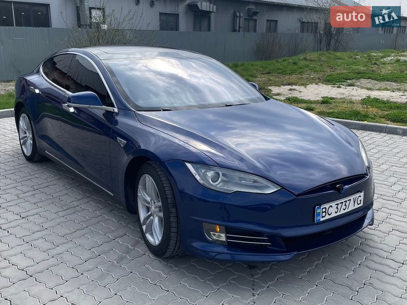 Tesla Model S 2016