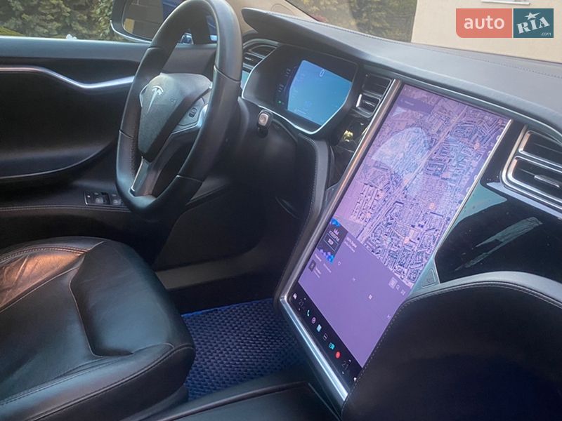 Ліфтбек Tesla Model S 2016 в Одесі
