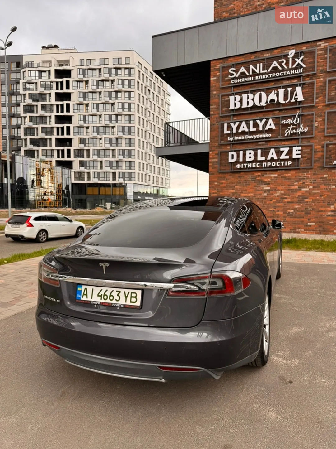 2015 Tesla Model S - мініатюра 4