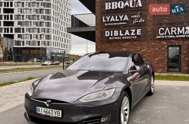 Ліфтбек Tesla Model S 2015 в Києві