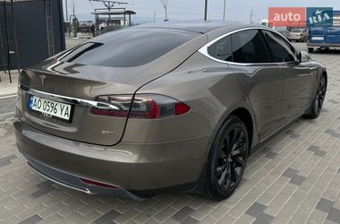 Лифтбек Tesla Model S 2016 в Ужгороде