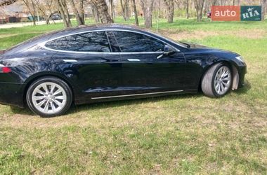 Лифтбек Tesla Model S 2016 в Кропивницком