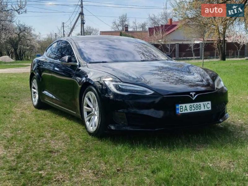Tesla Model S 2016