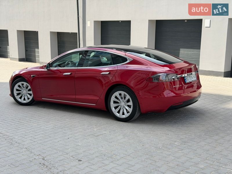 Ліфтбек Tesla Model S 2018 в Тернополі