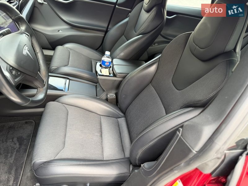 Ліфтбек Tesla Model S 2018 в Тернополі