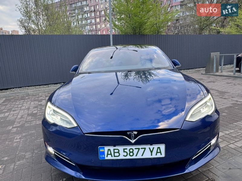 Лифтбек Tesla Model S 2019 в Днепре