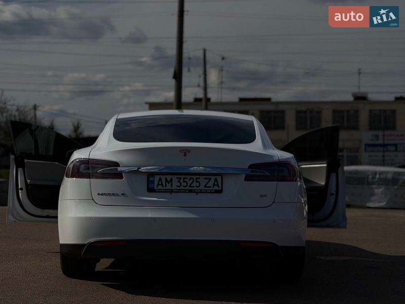 Лифтбек Tesla Model S 2014 в Житомире