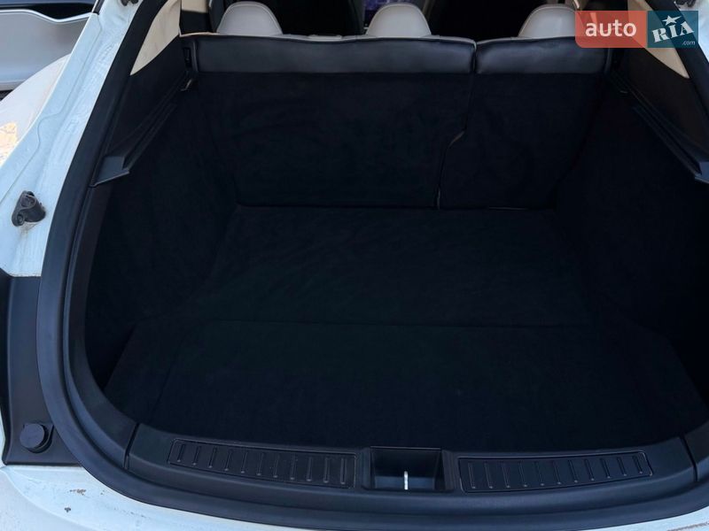 Лифтбек Tesla Model S 2014 в Житомире