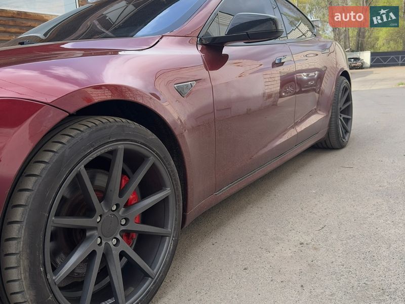 Ліфтбек Tesla Model S 2014 в Києві
