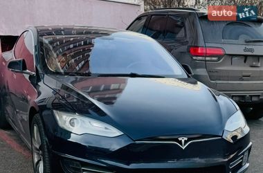 Ліфтбек Tesla Model S 2014 в Києві