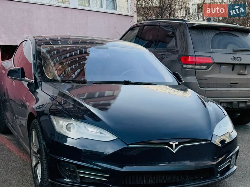 Ліфтбек Tesla Model S 2014 в Києві