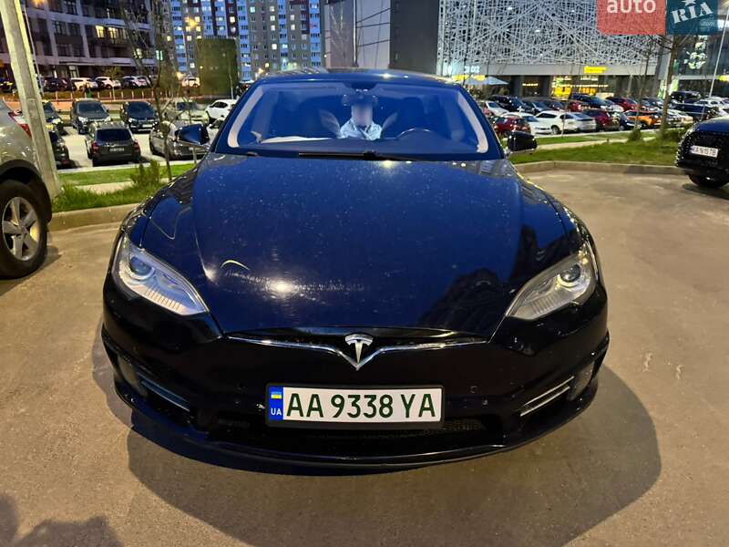 Ліфтбек Tesla Model S 2014 в Києві