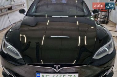 Ліфтбек Tesla Model S 2016 в Дніпрі