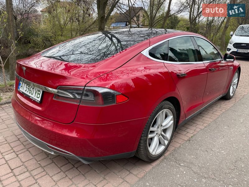 Ліфтбек Tesla Model S 2014 в Києві