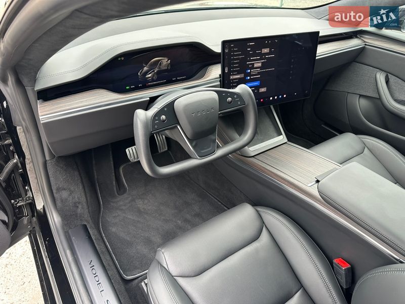 Лифтбек Tesla Model S 2023 в Киеве