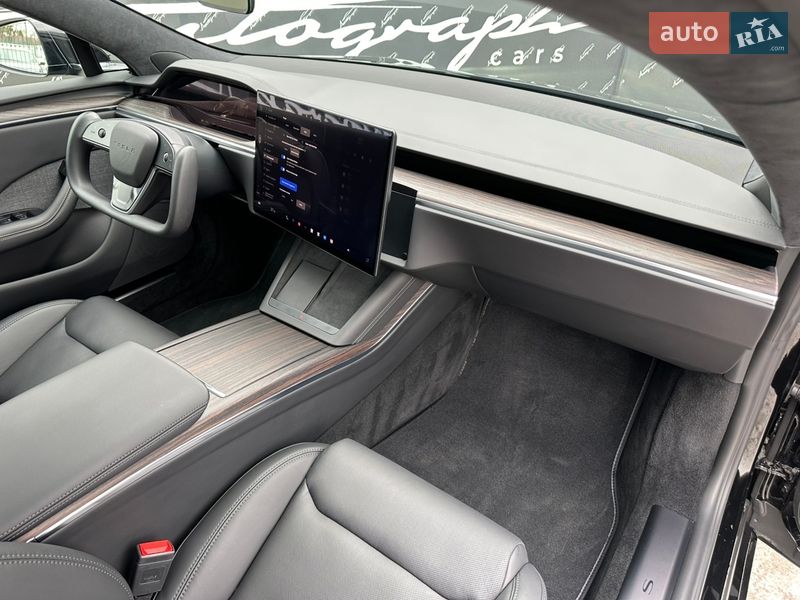 Лифтбек Tesla Model S 2023 в Киеве
